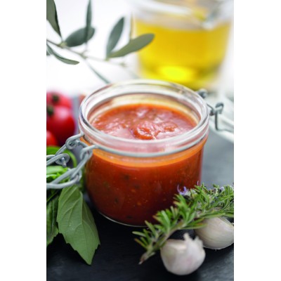 Basil and tomato sauce